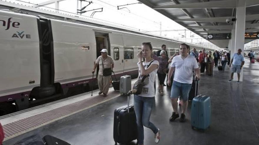 El AVE dejará el viaje en tren a Sevilla en 4 horas y 30 minutos desde el 27 de julio