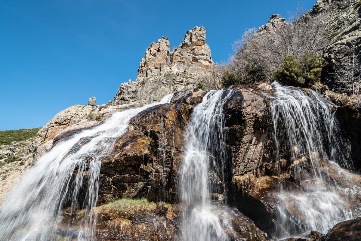Escenas de la Sierra de Madrid, chorrera de los Litueros en Somosierra