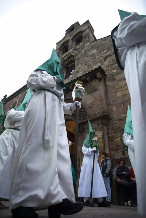 Procesión del Jesús Cautivo en la Semana Santa de Avilés