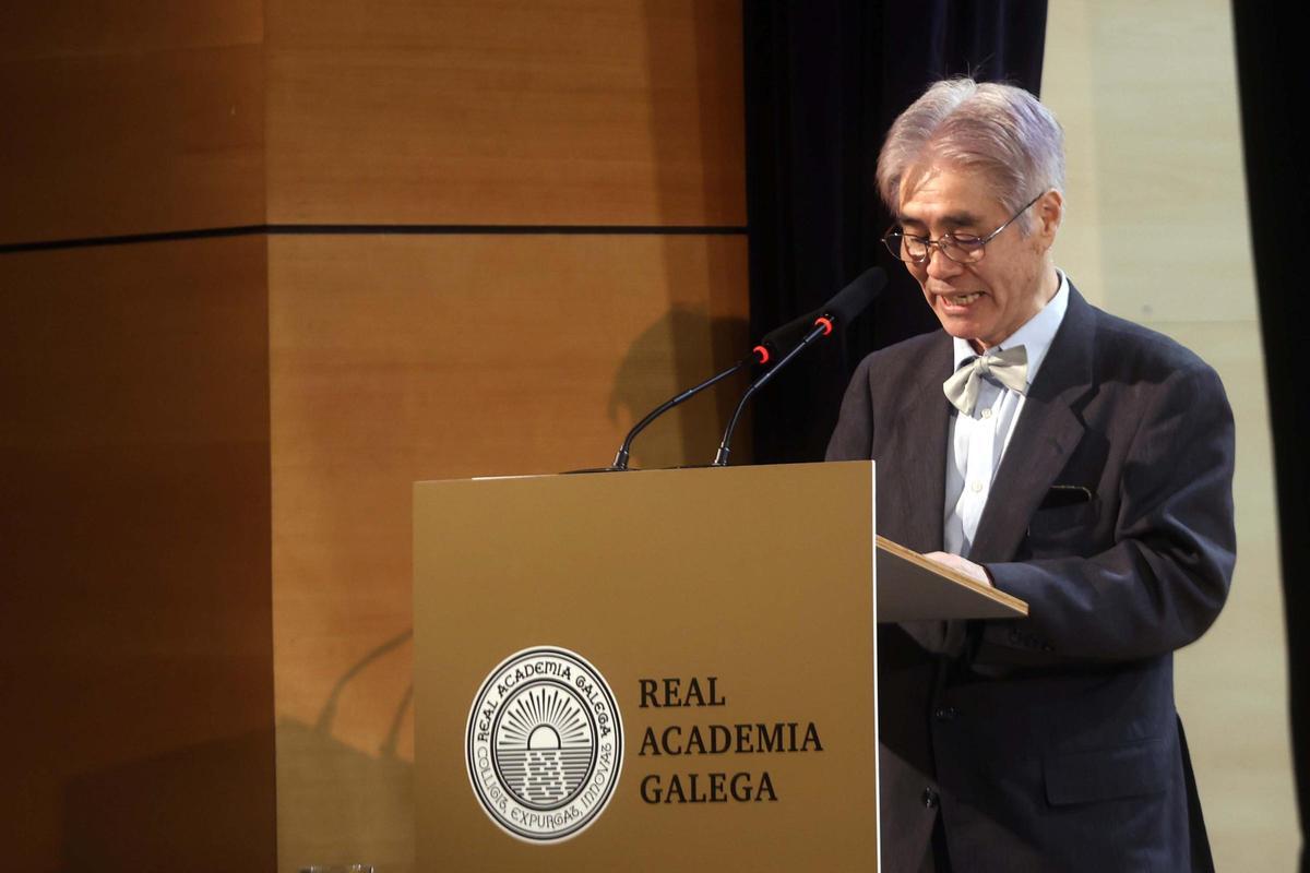 Un momento da intervención de Takekazu Asaka onte no Auditorio da Xuventude.