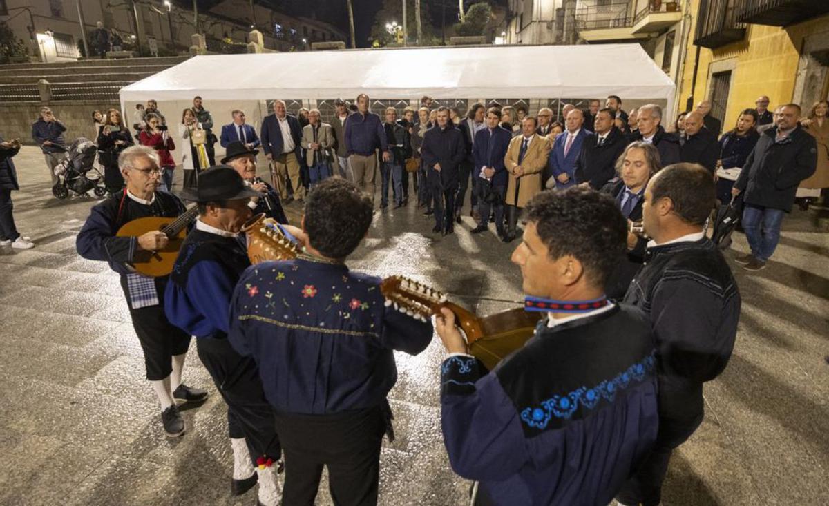 Castropol abraza para siempre a Ávila