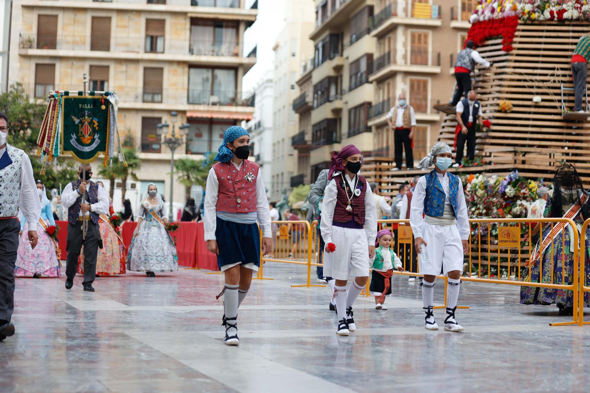 Búscate en el segundo día de Ofrenda por la calle Caballeros (entre las 17.00 y las 18.00 horas)