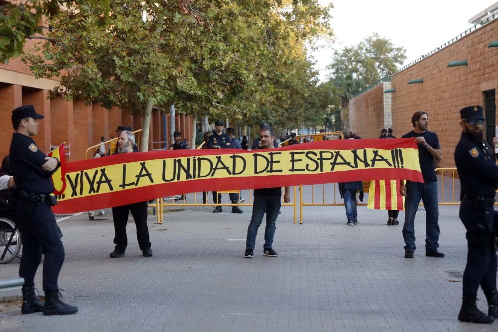 Los ultras amenazan a Joan Tardá en su conferencia en la UV