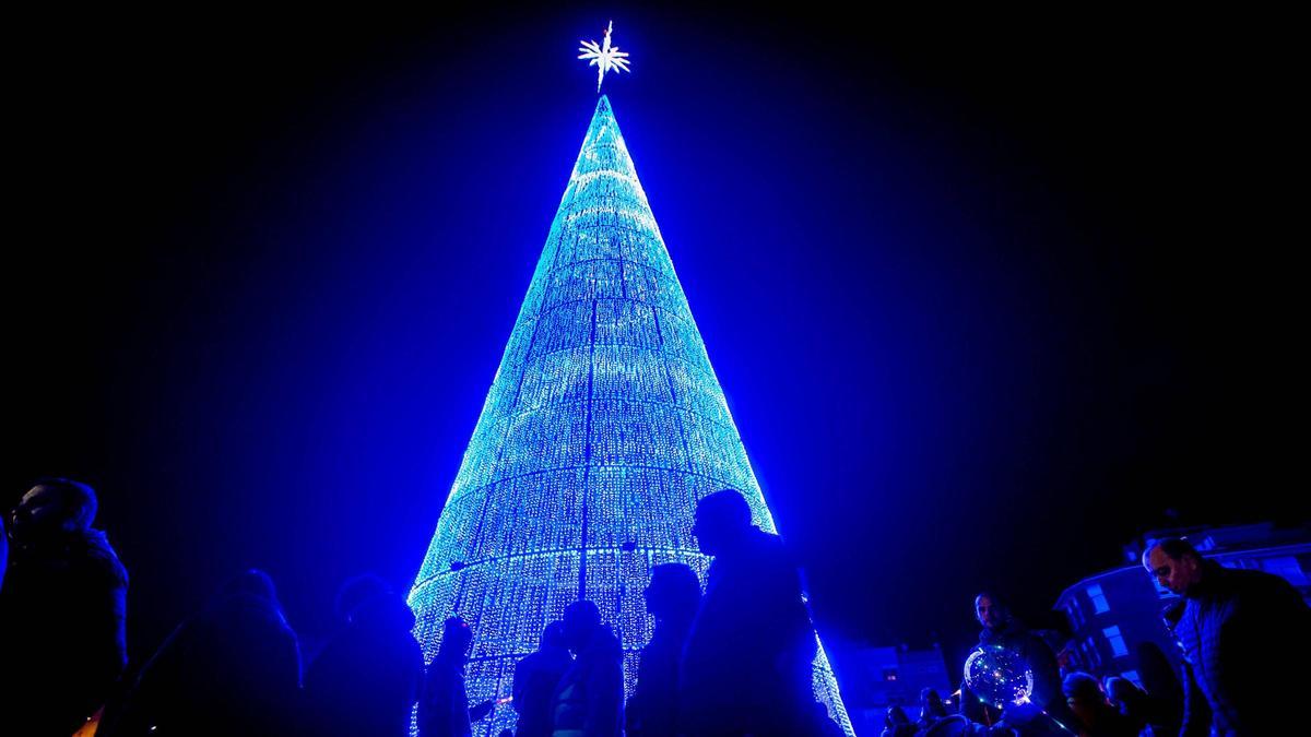 Espectáculo de luces y música junto al árbol de Badalona.