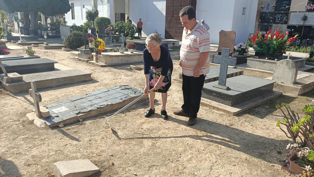 Los descendientes del fusilado de Benigànim, en Paterna.