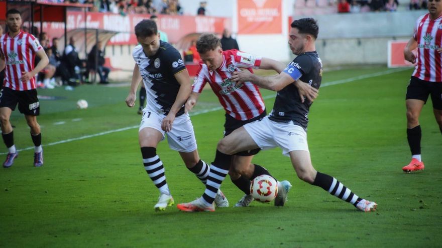 El gol de Rufo marca las distancias en el derbi más igualado