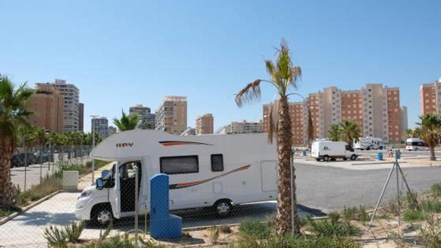 Alternativa legal El aparcamiento de caravanas de San Juan, a medio gas