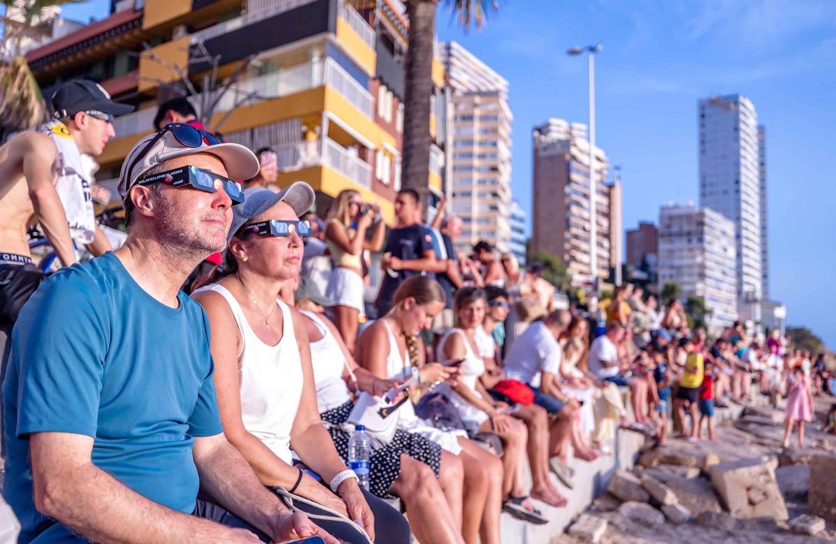 Así se ha visto el eclipse desde Benidorm Así se ha visto el eclipse desde Benidorm
