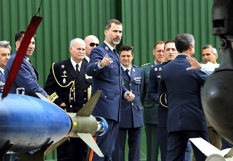 Fotogalería de la visita de Felipe VI a la Base Aérea de Zaragoza