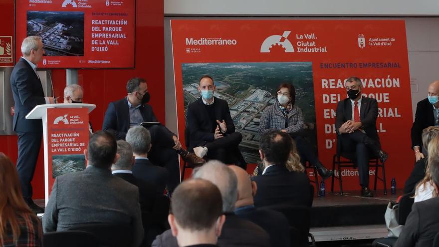 La mesa redonda, moderada por el director de Mediterráneo, José Luis Valencia, trató las claves del desarrollo de la Vall.