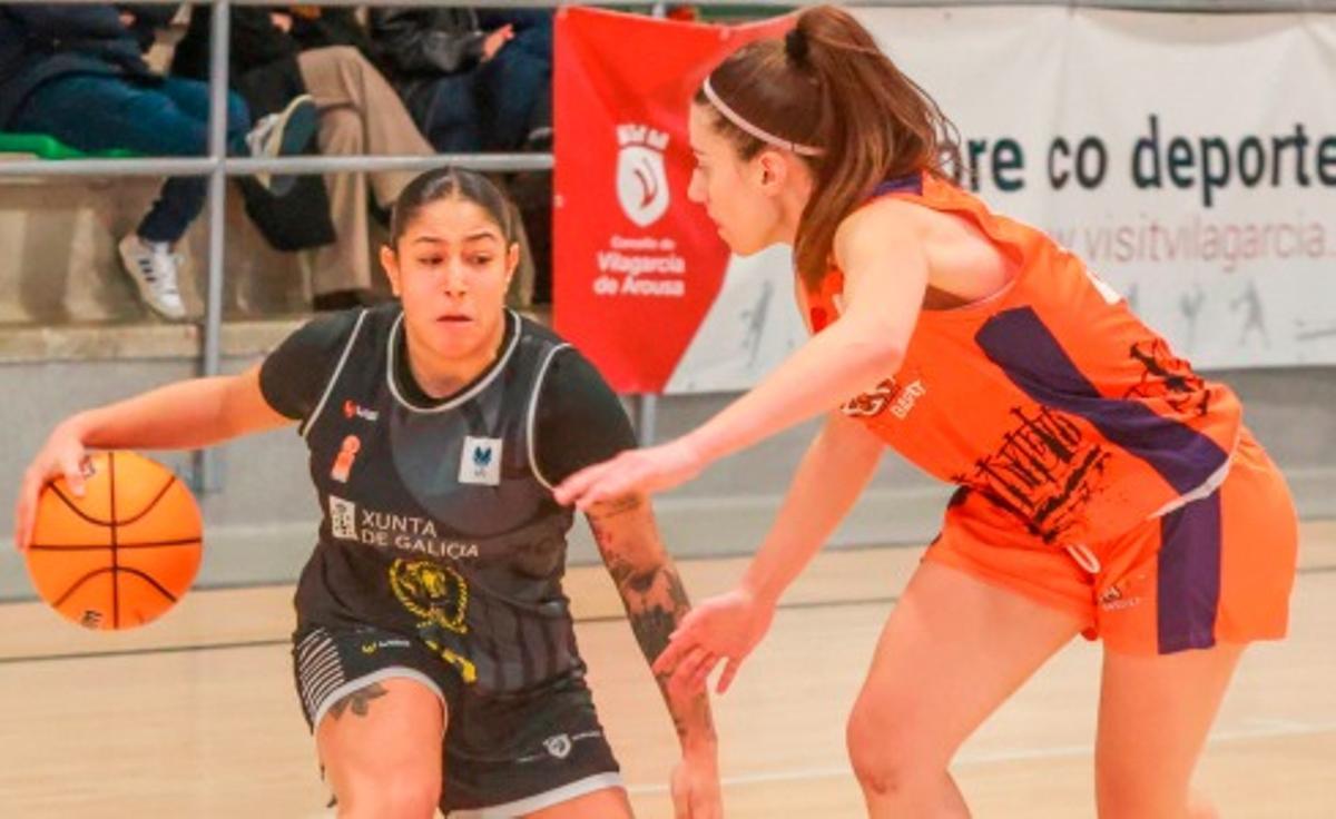 Damaris Rodríguez durante un lance de un partido.