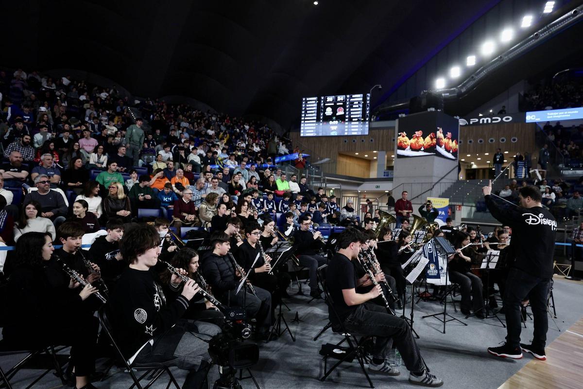 Todas las imágenes del Alimerka Oviedo Baloncesto-Leyma Coruña disputado en el Palacio de los Deportes (84-89)