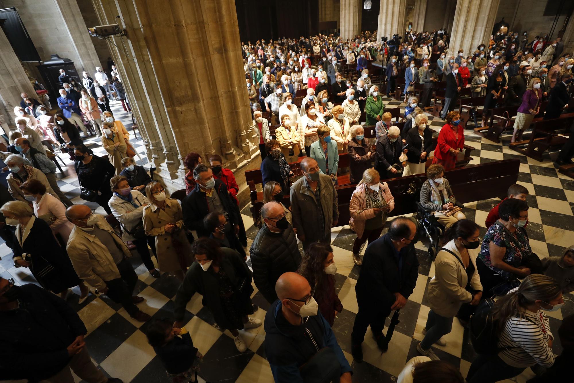 Sancta normalidad: la Catedral de Oviedo cierra el Jubileo con una misa multitudinaria