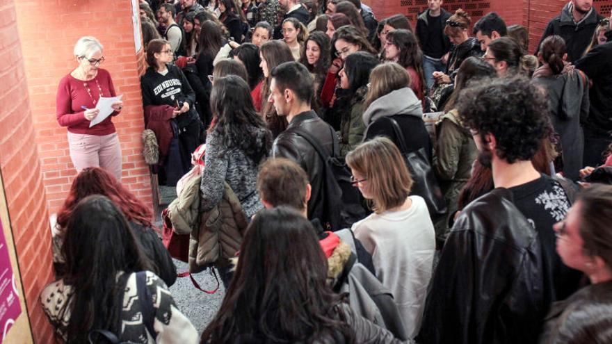 Examen MIR: Miles de aspirantes optarán a las 935 plazas en la Comunitat