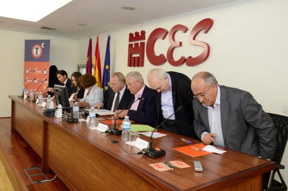 El CES acoge la mesa redonda 'Innovación y consumo'