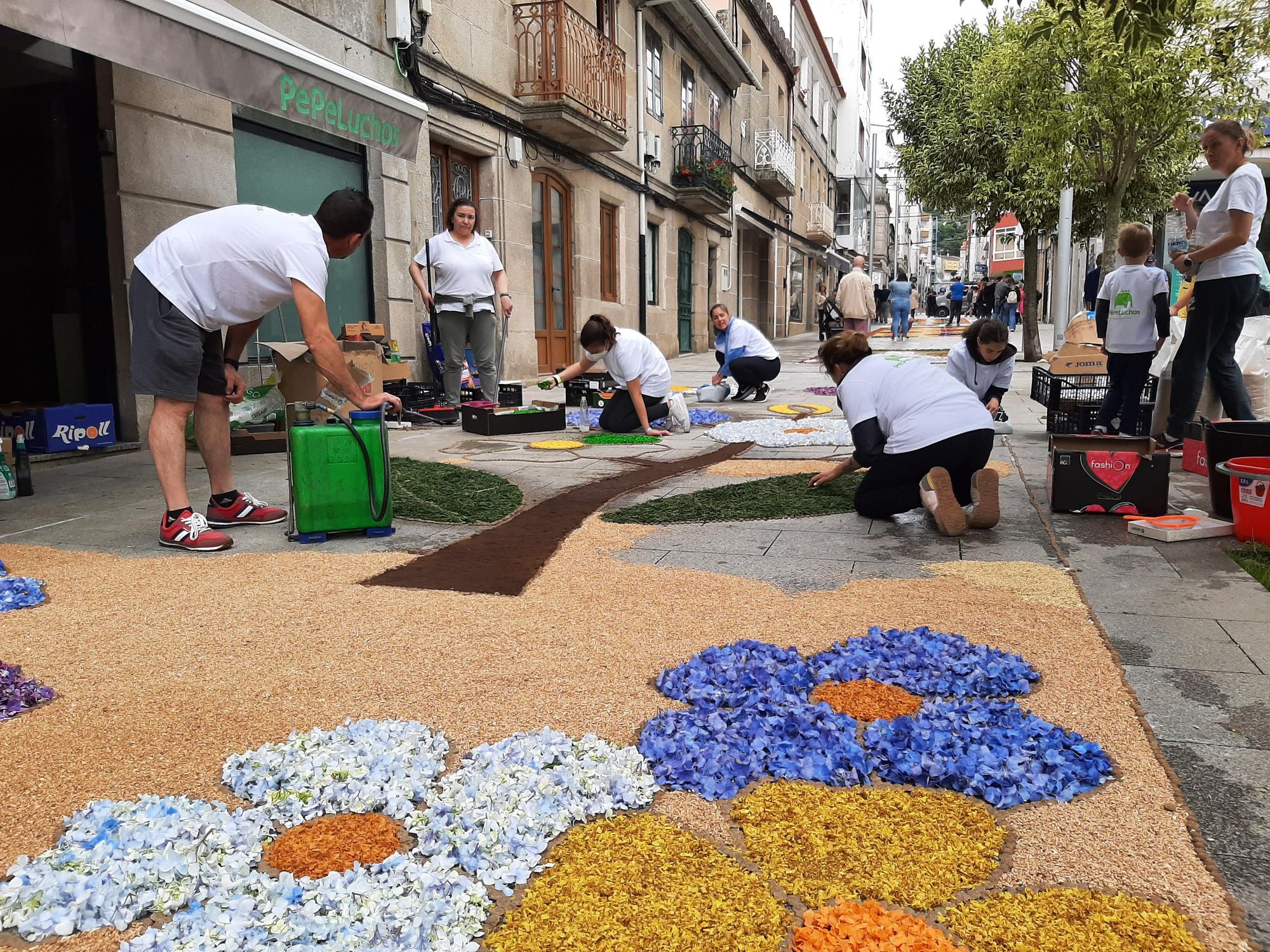 La fiesta de las alfombras florales y del Corpus en Bueu (I)