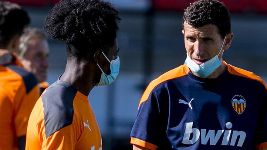 Altas y bajas en el entrenamiento del Valencia