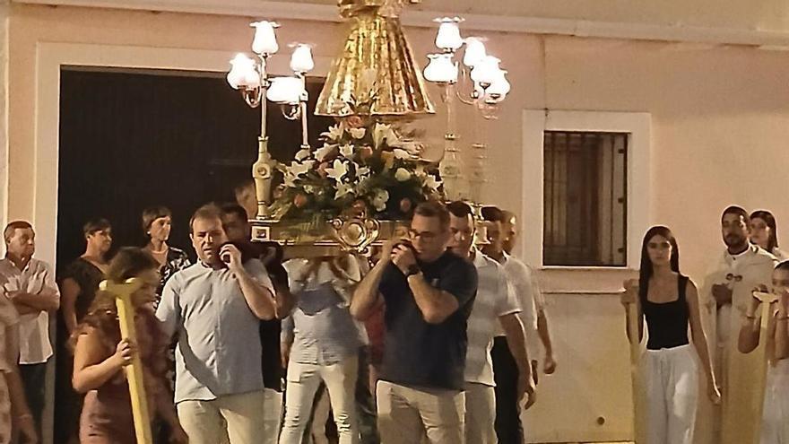 La Baixada de Alfara marca la recta final de las fiestas