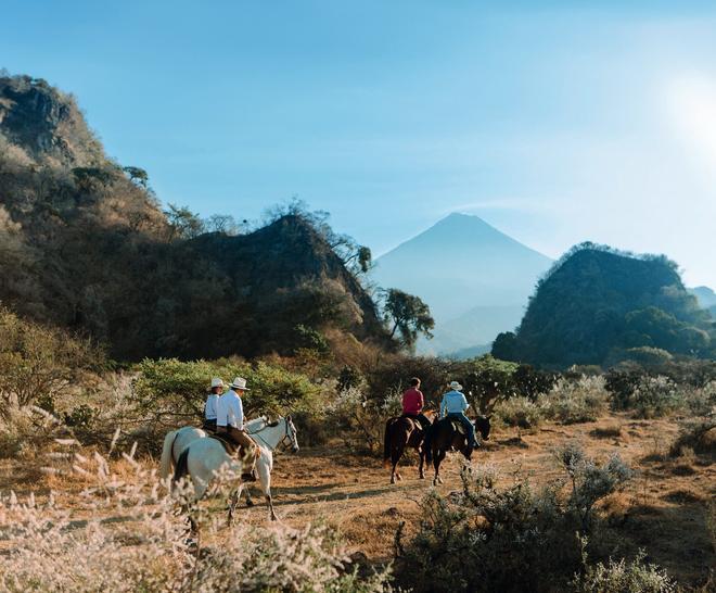 Paseo a caballo por la Hacienda de San Antonio, Colima, México