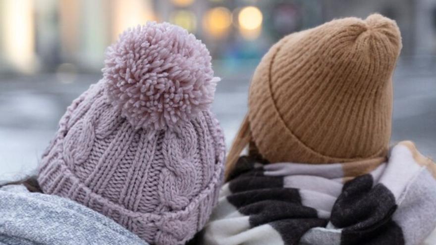 La curiosa razón por la que los gorros de invierno llevan pompón: no es solo estética