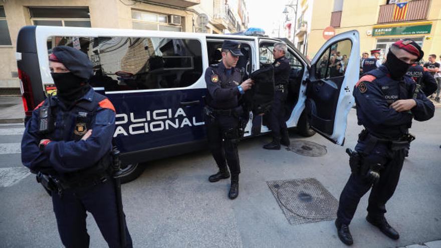 Más de 12.000 mossos para vigilar los 2.700 colegios electorales