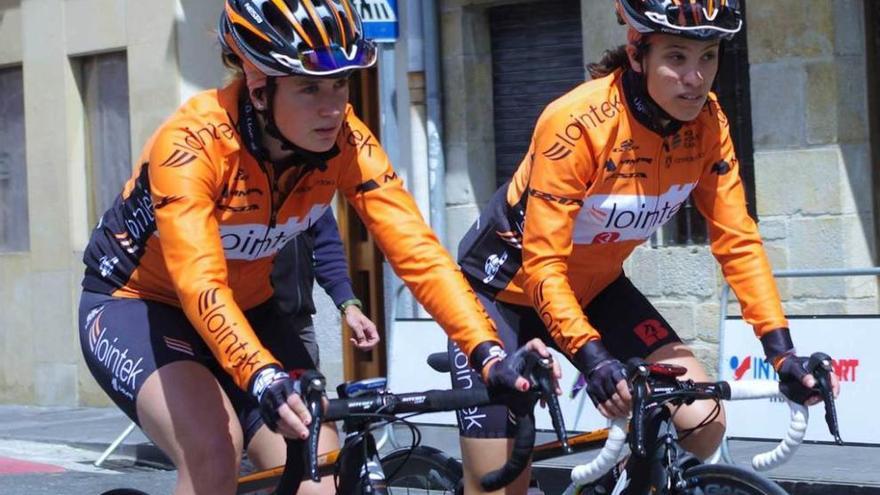 Las hermanas Alicia y Lucía González, durante un entrenamiento.