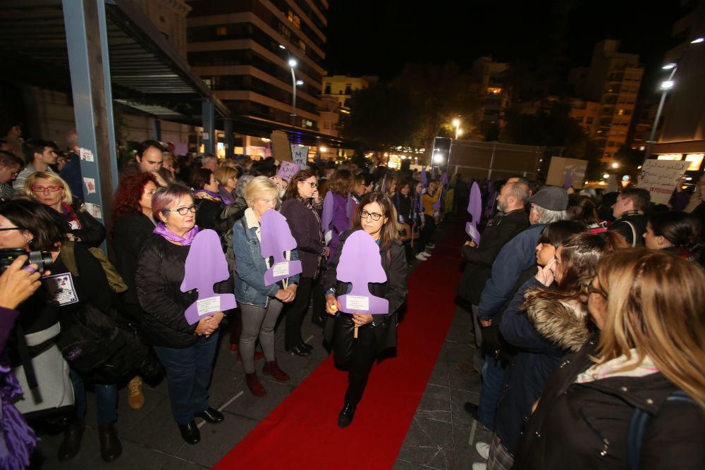 Medio millar de personas se concentraron en la plaza de la Montañeta