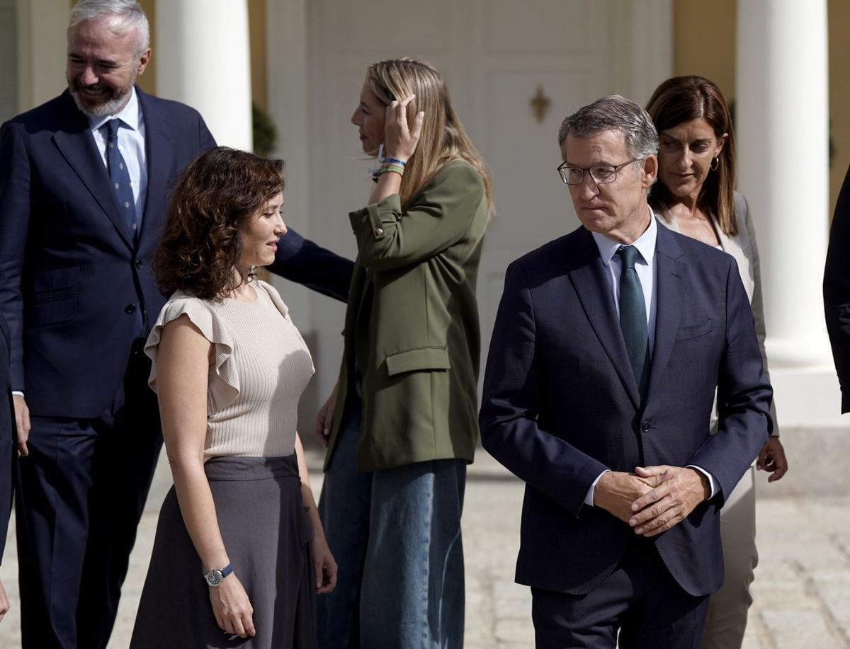 Feijóo impedeix als seus barons negociar la quitació del deute amb Sánchez Feijóo impedeix als seus barons negociar la quitació del deute amb Sánchez