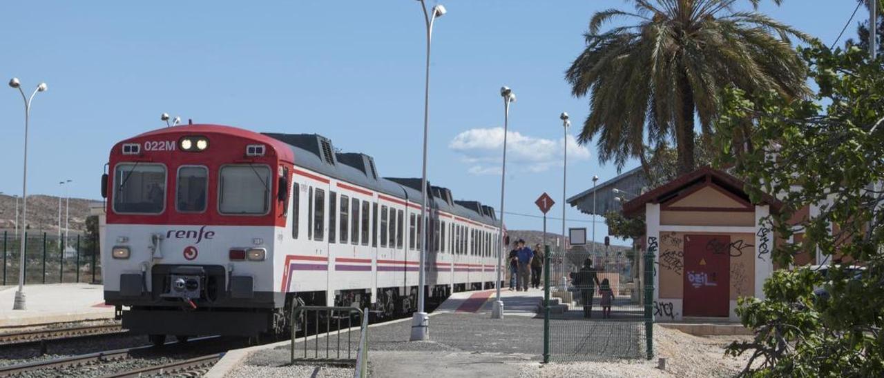 Estación del Cercanías en Torrellano