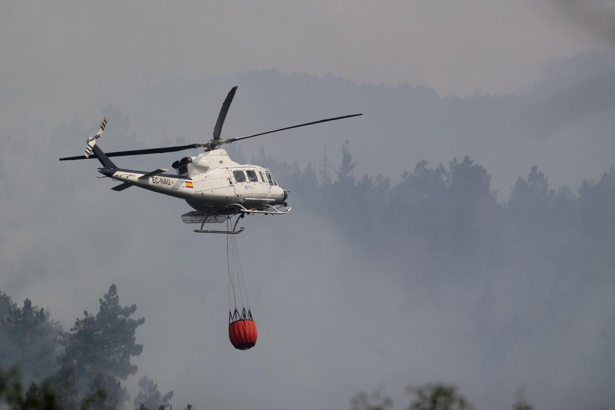 Al menos 600 hectáreas arrasadas en un incendio en A Pobra do Brollón