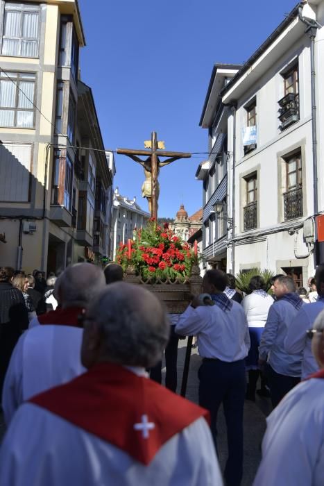 Procesión del cristo del socorro en Luanco