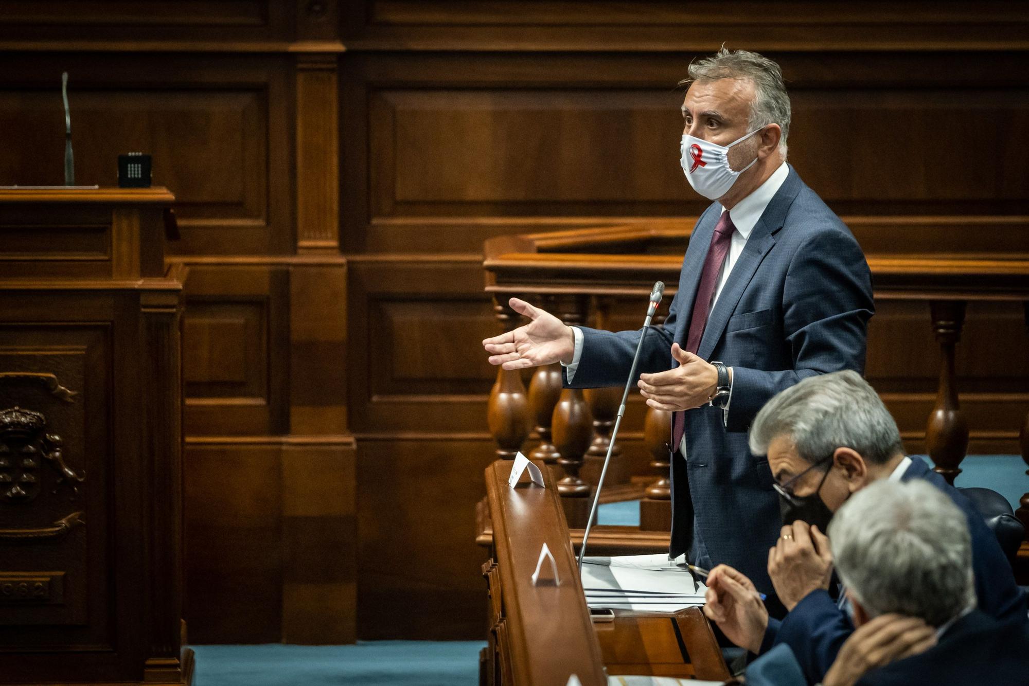 Pleno del Parlamento de Canarias celebrado el 1 de diciembre de 2020