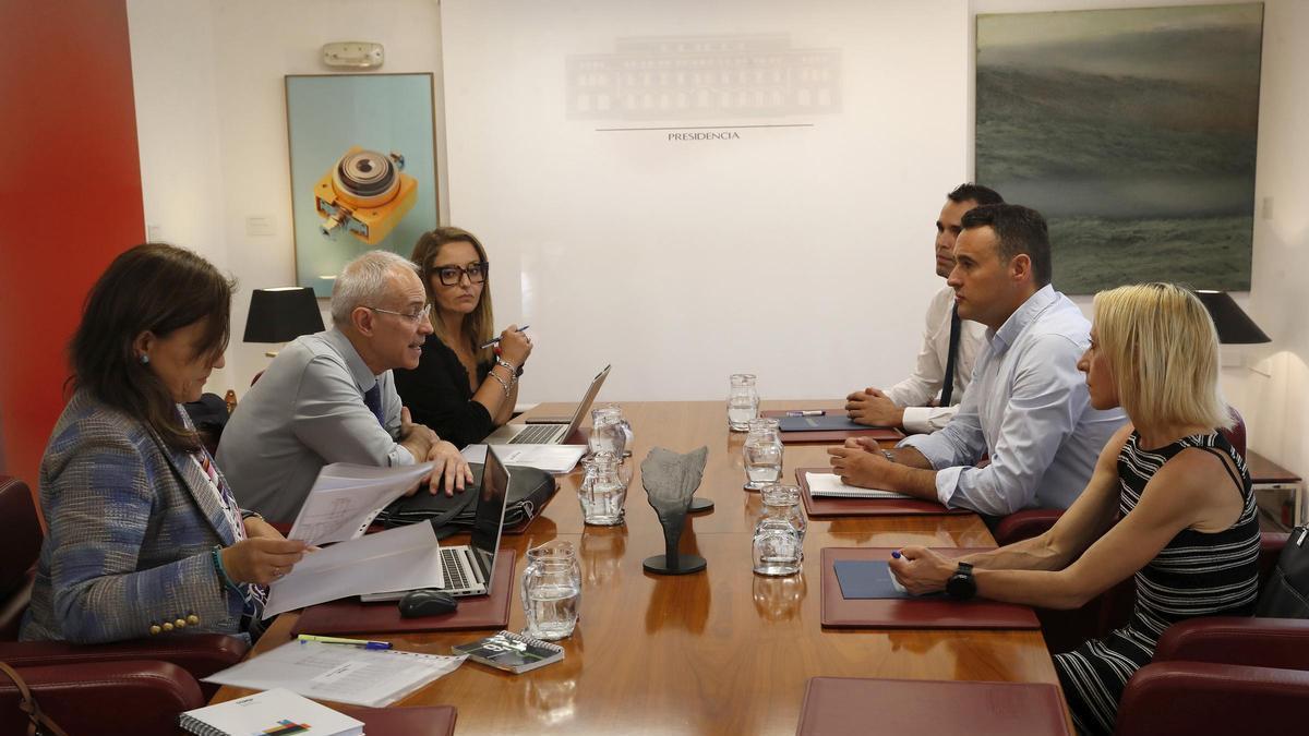Reunión entre el Principado y el Ministerio de Hacienda.