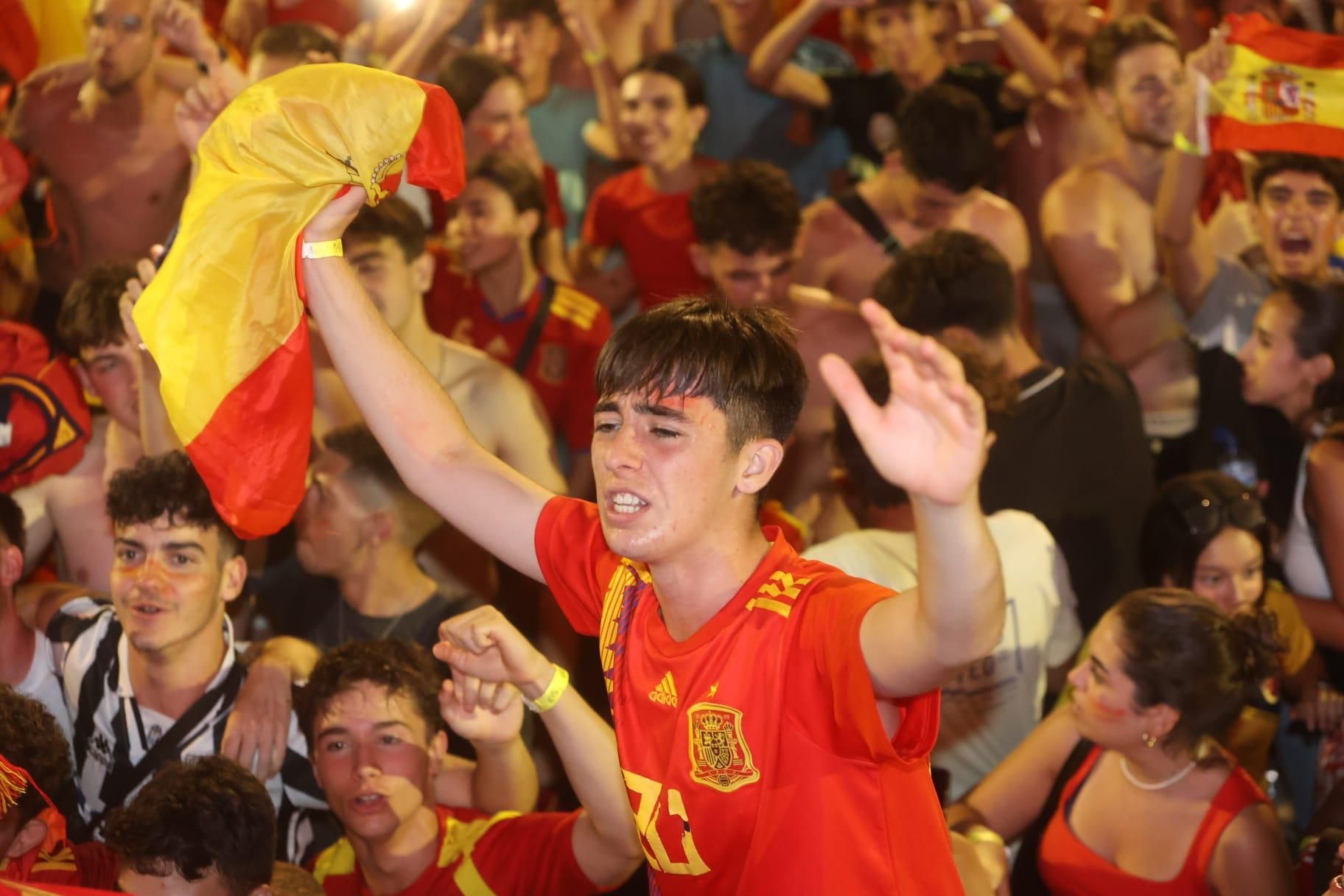 España gana la Eurocopa: Los alicantinos celebran la final de la Eurocopa