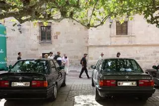 Coches clásicos de la mítica serie 3 de BMW, en una concentración en Zamora