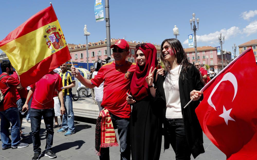 Los aficionados arropan a España frente a Turquía