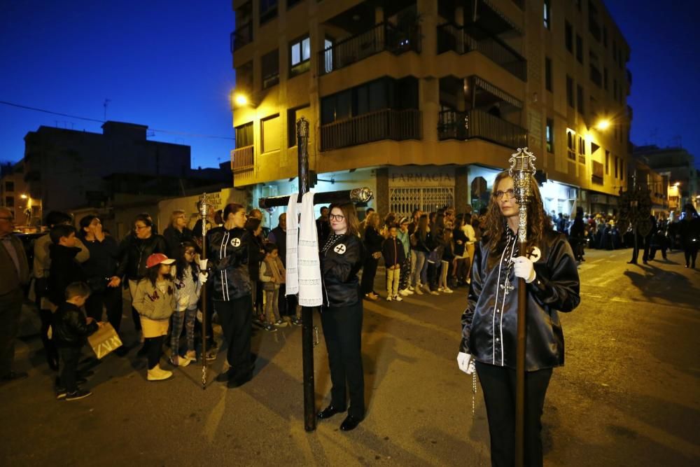 Domingo de Ramos: Procesión de Las Mantillas en Torrevieja con Nuestra Señora de La Esperanza y de La Paz