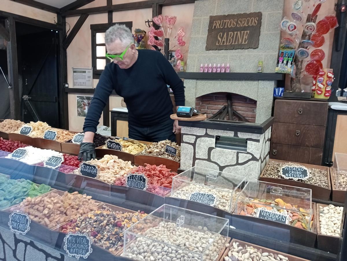 La "paraeta" de venta de frutos secos de Juan "Sabine"