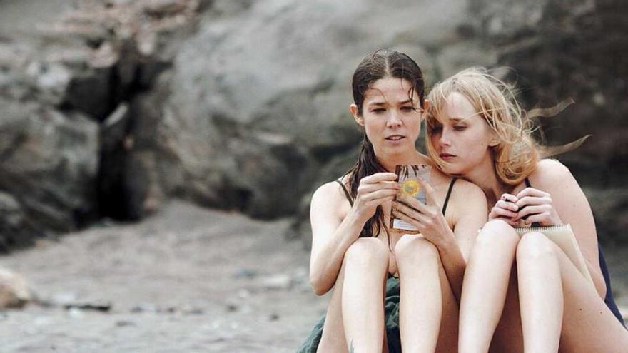 Juana Acosta e Ingrid García-Jonsson, en el filme