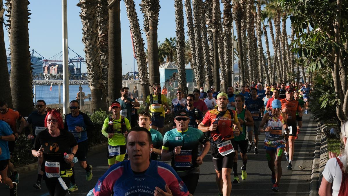 Las imágenes de la Zurich Maratón de Málaga