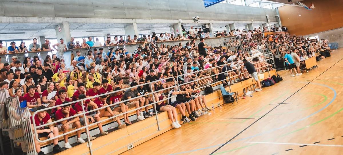Así fue el partido de fútbol sala de las peñas de Sagunt
