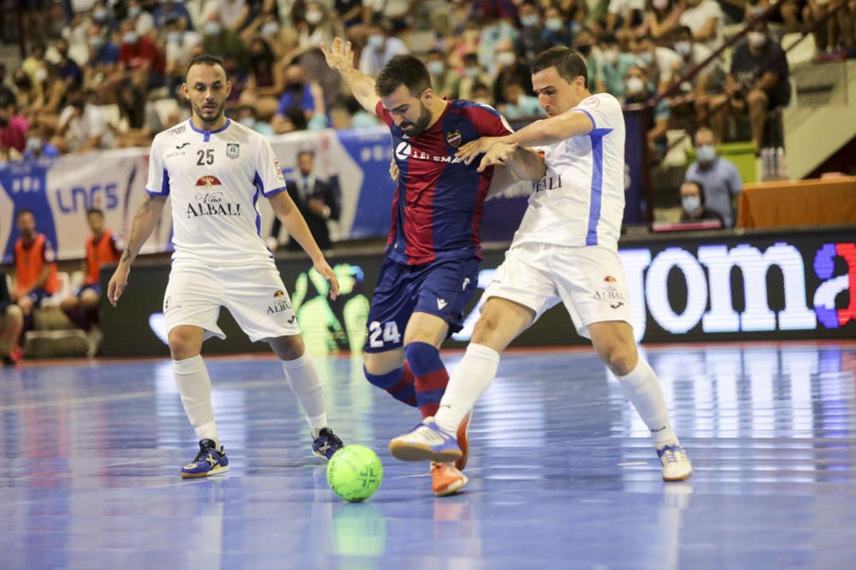 Levante - Valdepeñas: Las mejores fotos del duelo Levante - Valdepeñas: Las mejores fotos del duelo