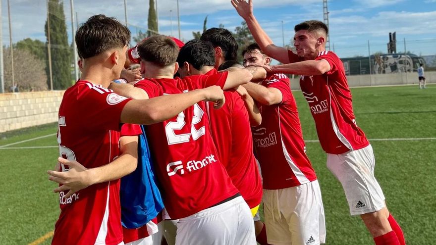 El Real Murcia se coloca cuarto y el Promises sale del descenso