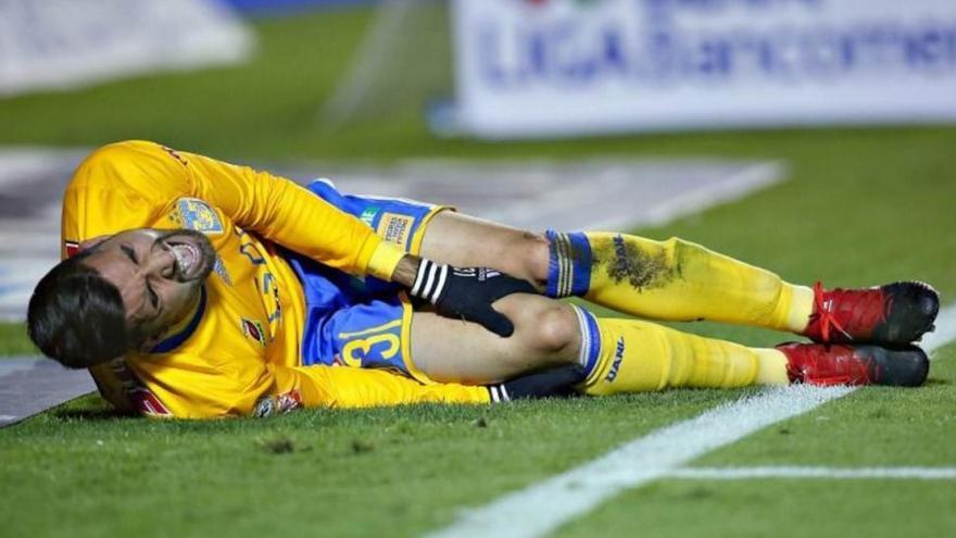 Terrible lesión de rodilla de un jugador del Tigres de México