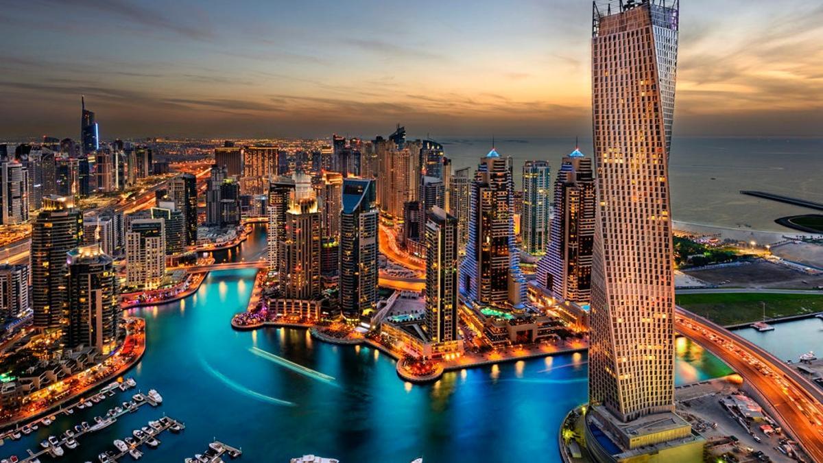 Dubai skyline de noche