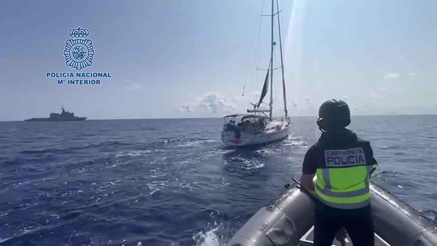 Abordado un narcovelero que partió de Tenerife en busca de 1.500 kilos de cocaína