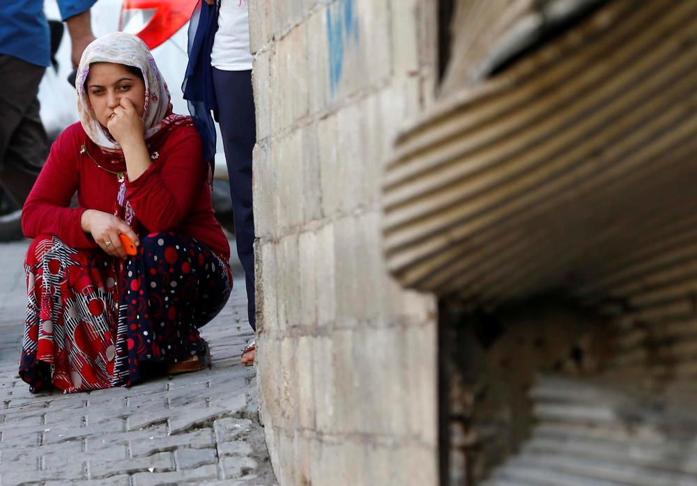 Al menos 50 personas han muerto en el atentado perpetrado durante una boda en la ciudad de Gaziantep, en el sureste de Turquía, según el último balance ofrecido por la oficina del gobernador local.