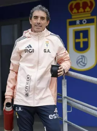 Almada, entrenador del Real Oviedo, en exclusiva en LA NUEVA ESPAÑA: "De haber entrenado a los azules desde el inicio no estaríamos en esta situación"