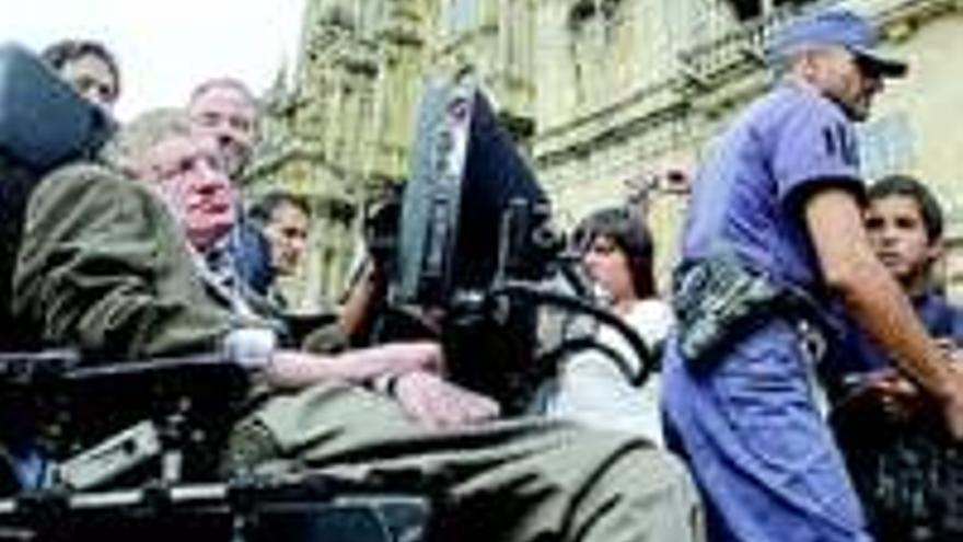 Stephen Hawking: el científico recorre un tramo del camino de Santiago