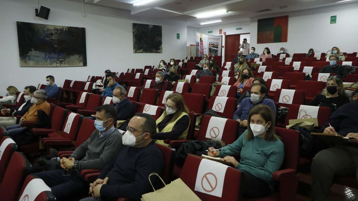 Los docentes pudieron seguir la jornada de forma presencial o telemática. | MIGUEL ÁNGEL MONTESINOS